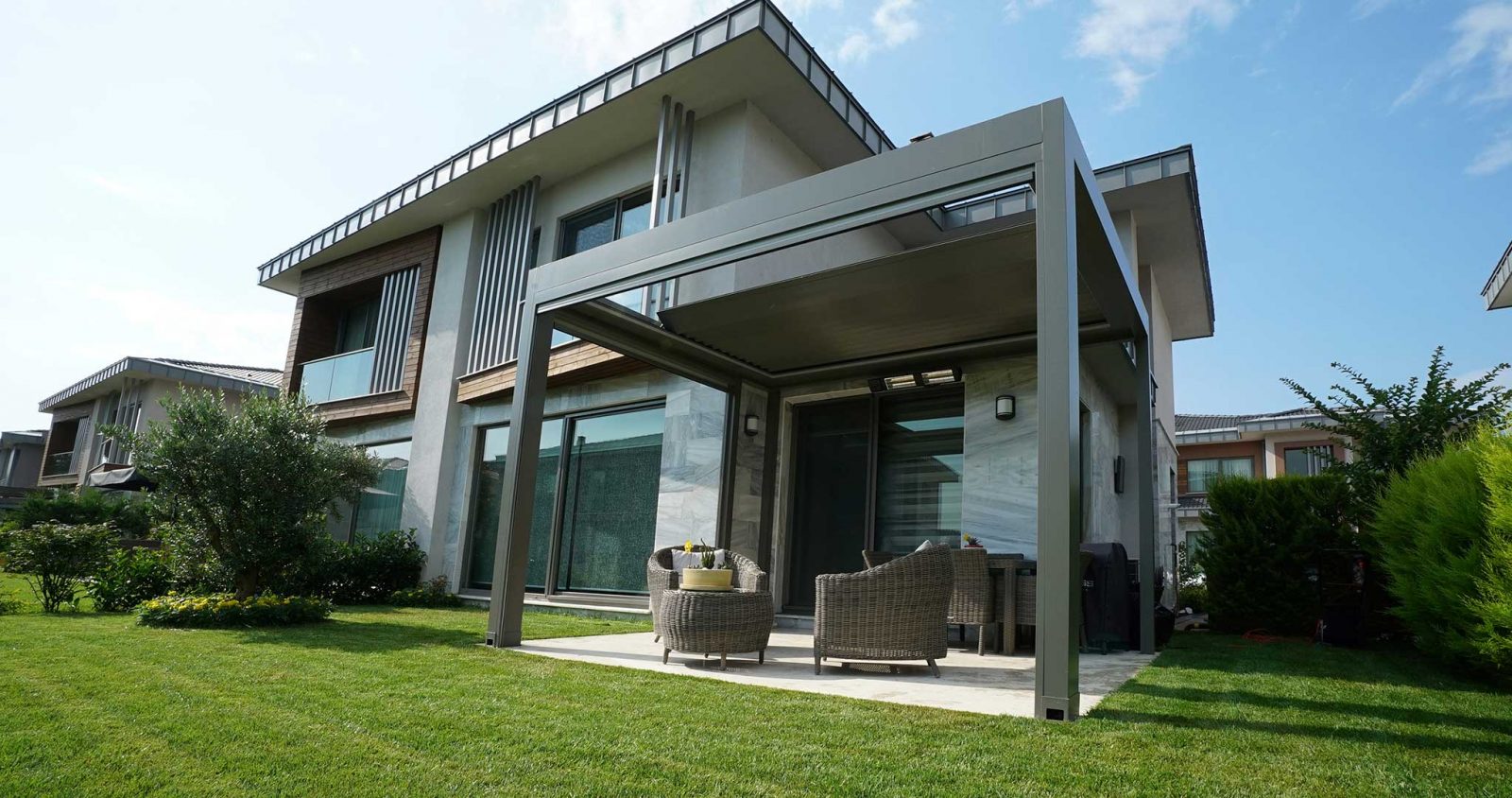 Rising Global daylight pergola scene